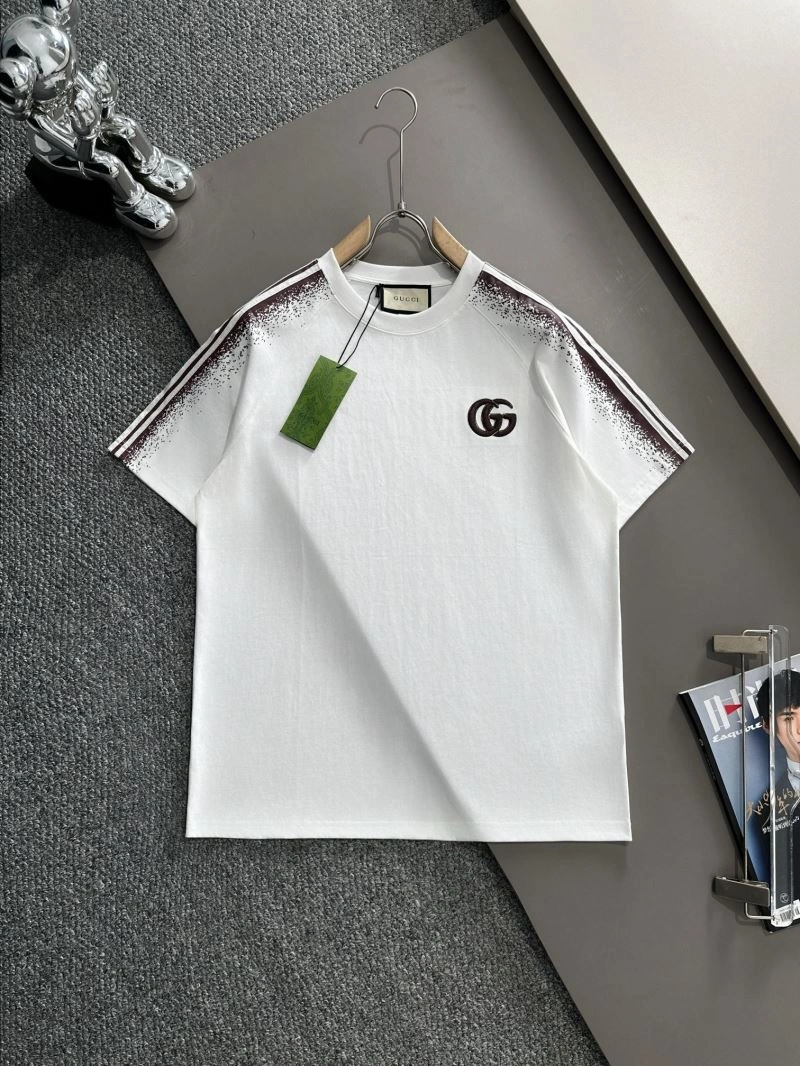 Bold Gucci T-Shirts 128311