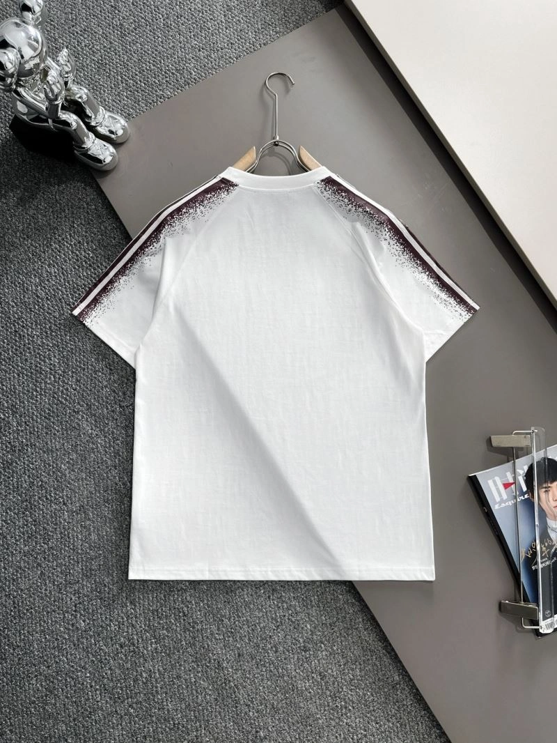 Bold Gucci T-Shirts 128311