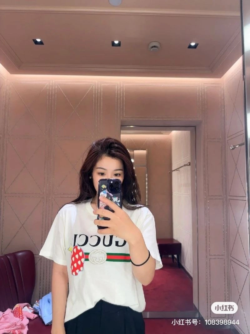 Gucci T-Shirts TimelessDesign 128245