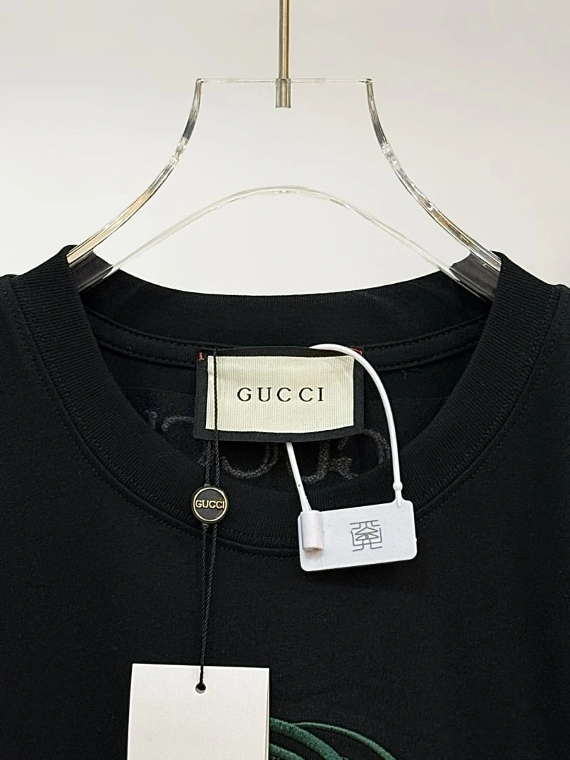 Gucci T-Shirts Sleek 128194