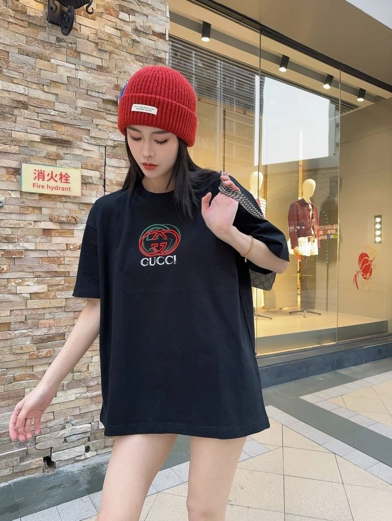 Gucci T-Shirts Sleek 128194