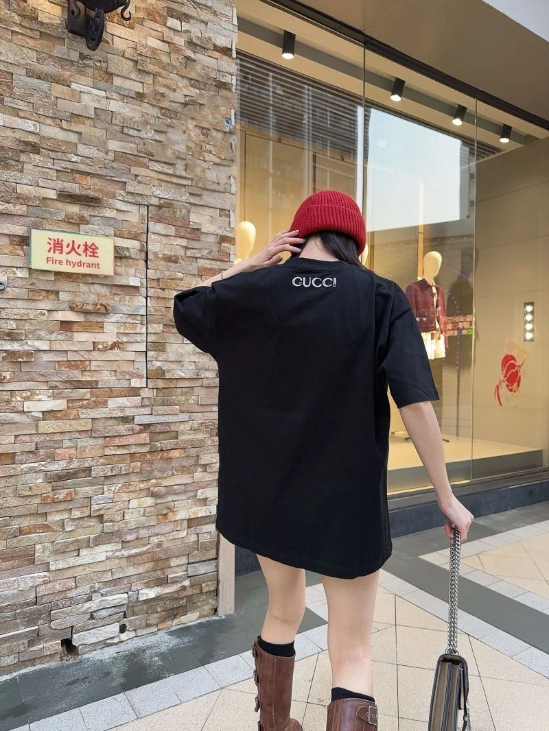 Gucci T-Shirts Sleek 128194