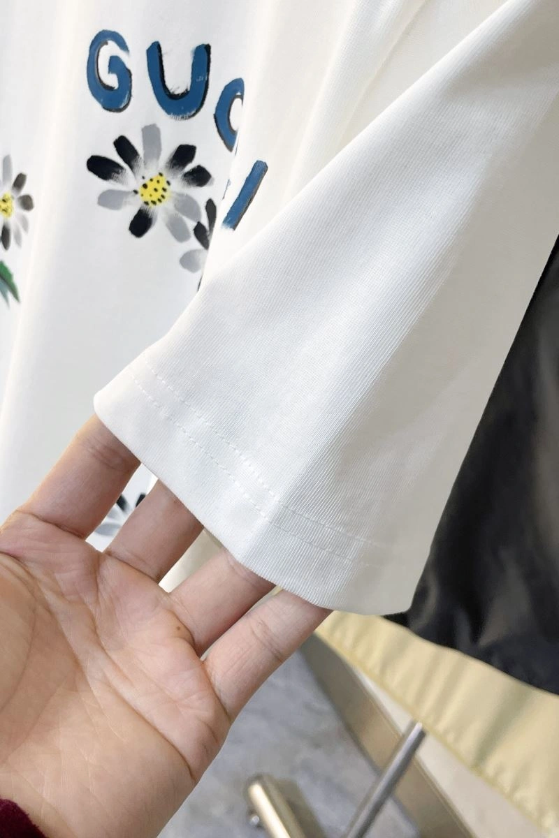 Flexible Gucci T-Shirts 128752