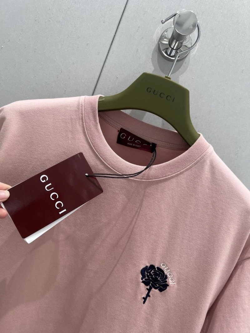 Gucci T-Shirts Sleek 124717