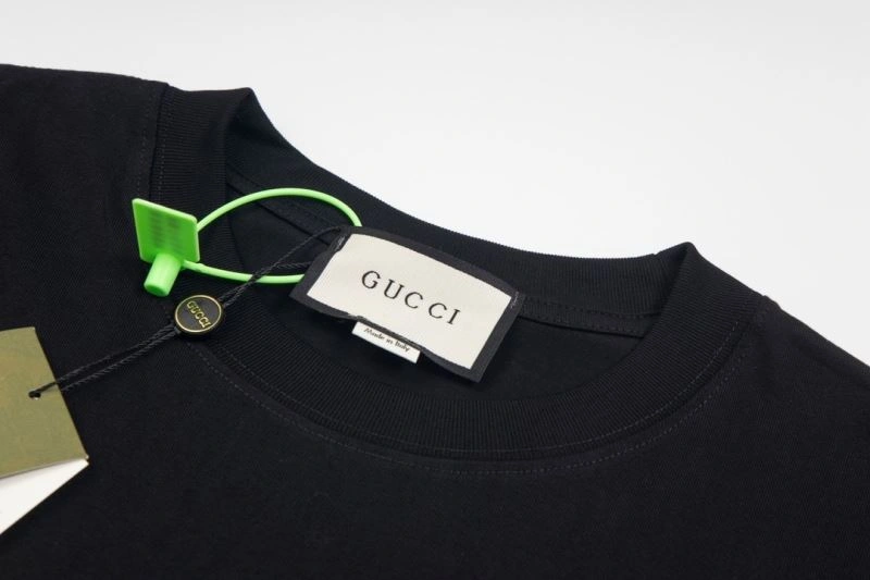 Packable Gucci T-Shirts 127843