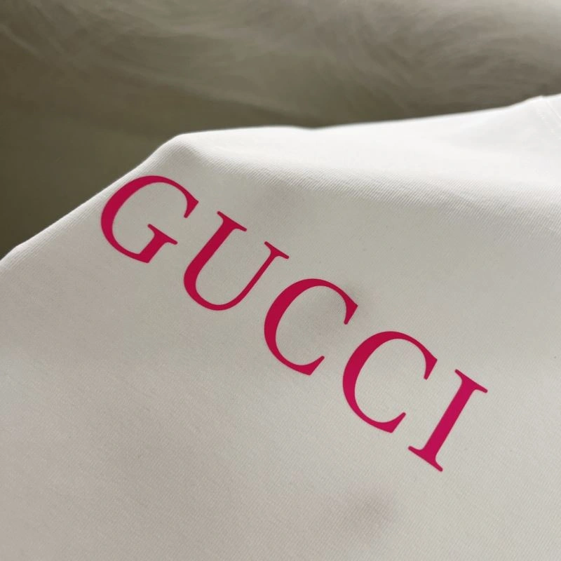 ModernLook Gucci T-Shirts 127786
