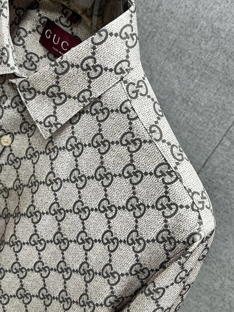 Bold Gucci T-Shirts 127470