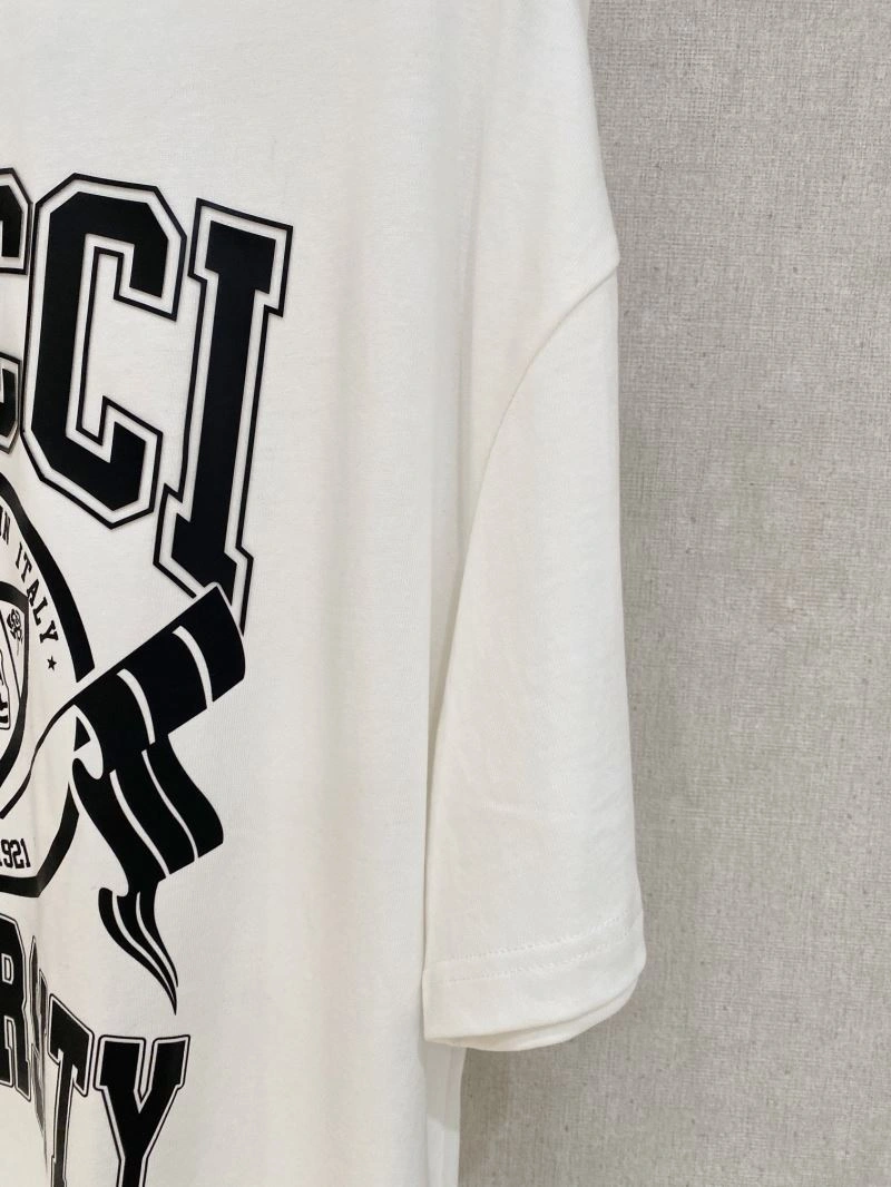 Seasonal Gucci T-Shirts 127460