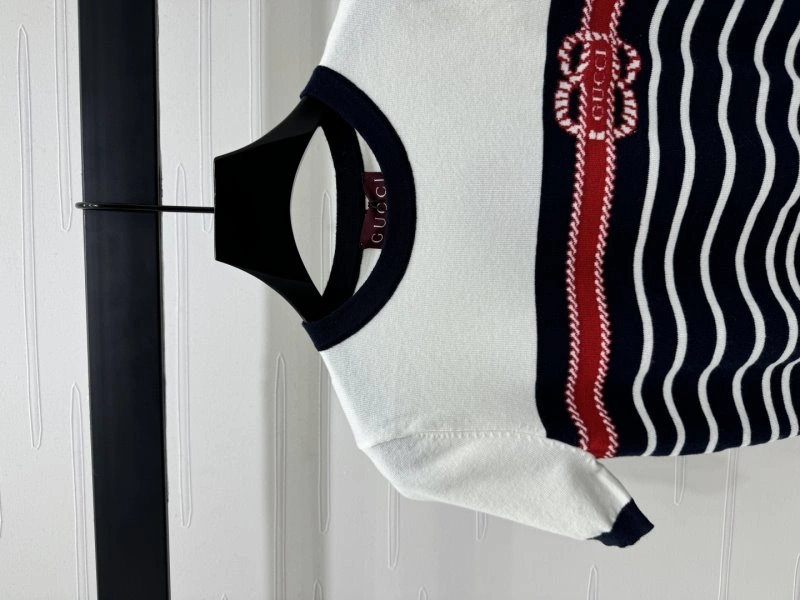 Tailored Gucci T-Shirts 124609
