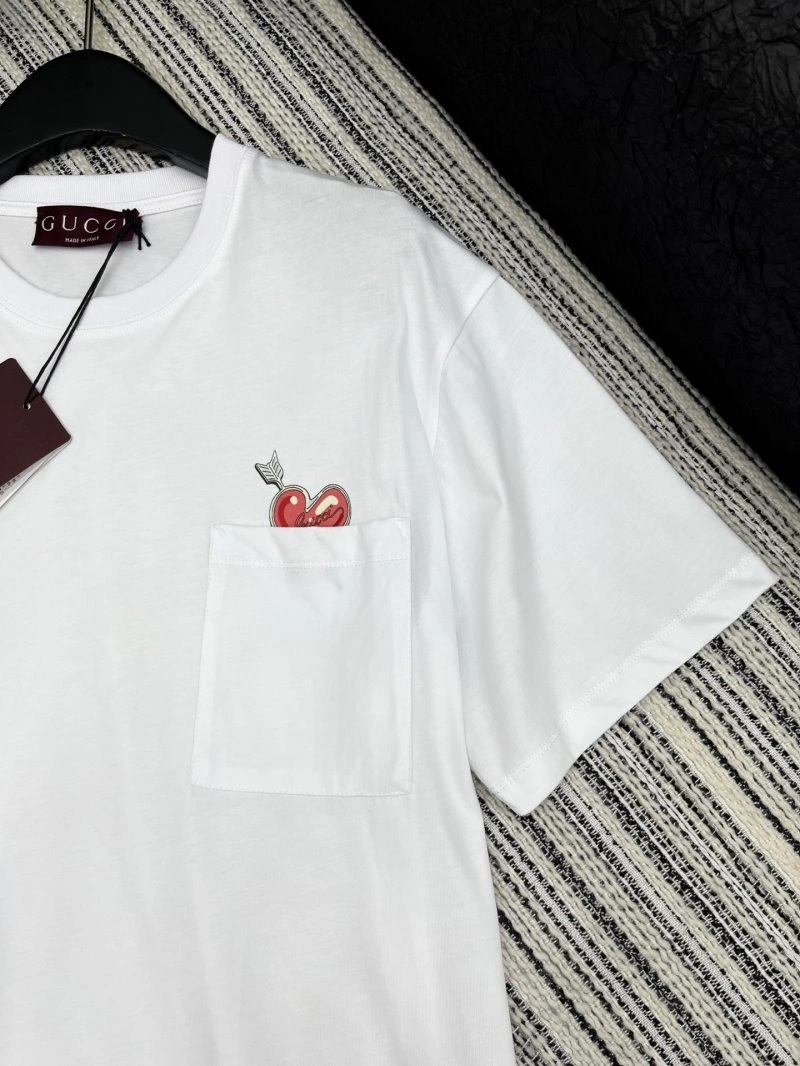 Gucci T-Shirts Sleek 124556