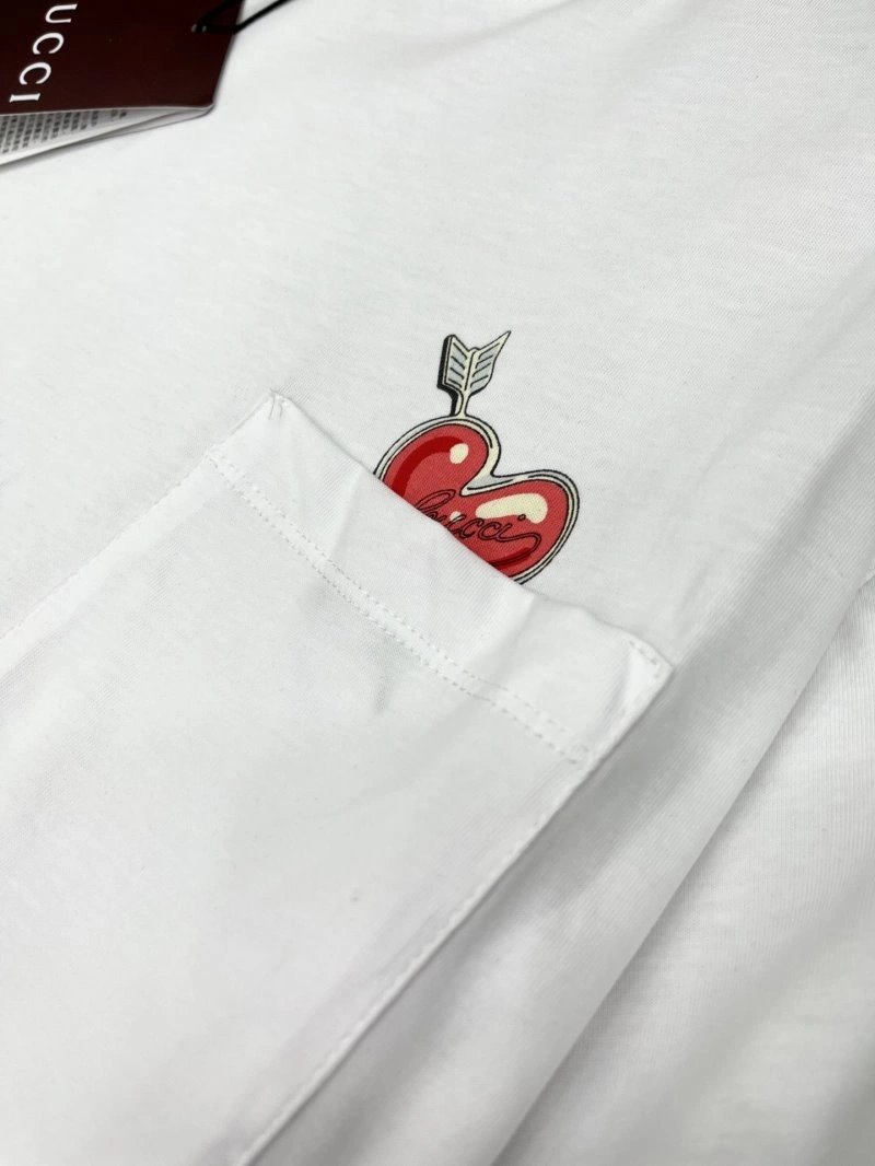 Gucci T-Shirts Sleek 124556