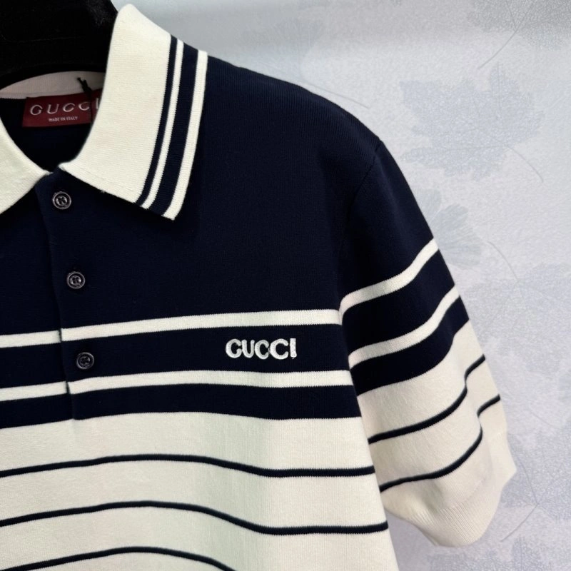 Gucci T-Shirts Sleek 124576