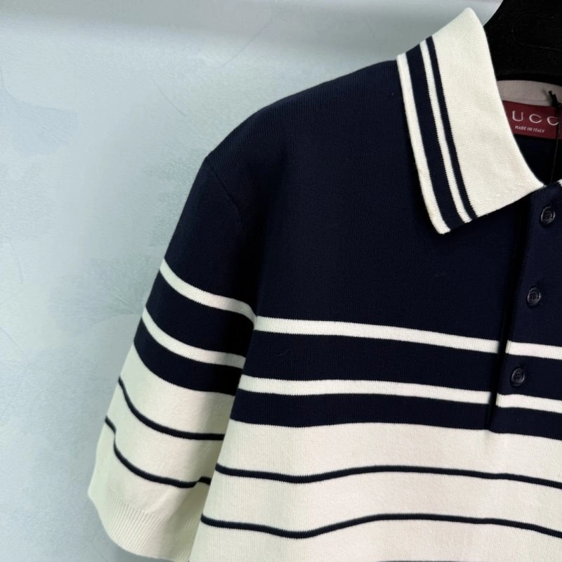 Gucci T-Shirts Sleek 124576