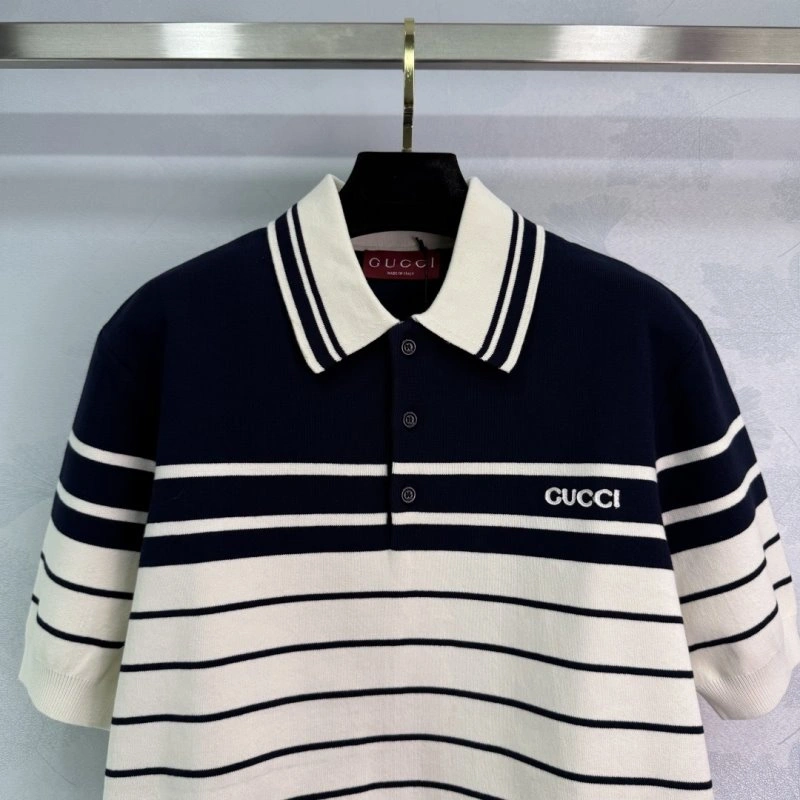 Gucci T-Shirts Sleek 124576