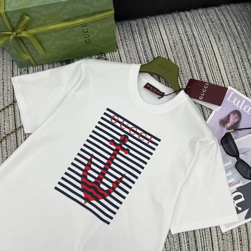 Gucci T-Shirts Sleek 124583