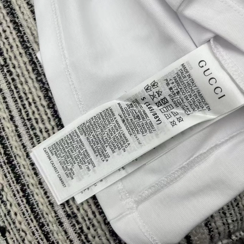 Gucci T-Shirts Sleek 124583