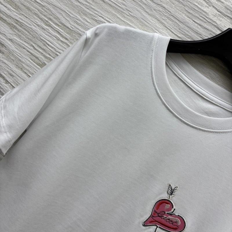 Sporty Gucci T-Shirts 124551