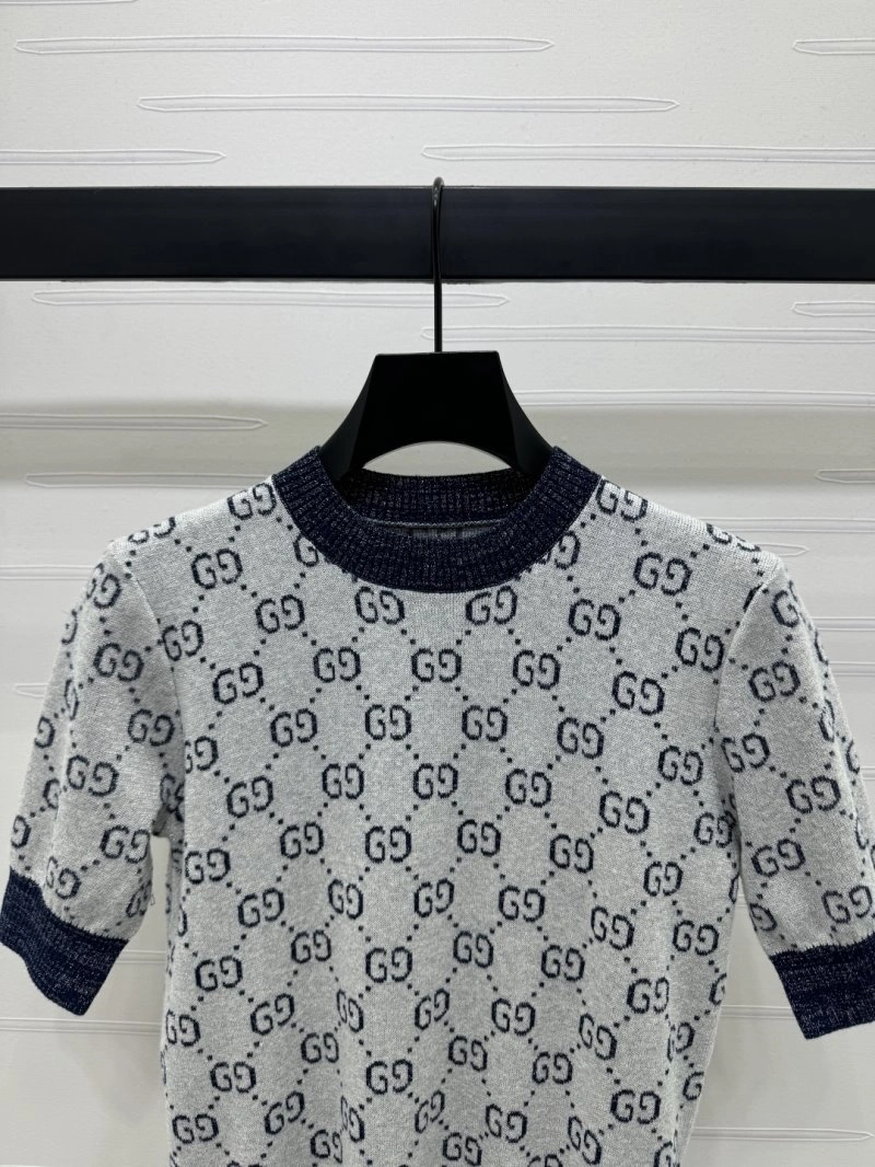 Bold Gucci T-Shirts 124537