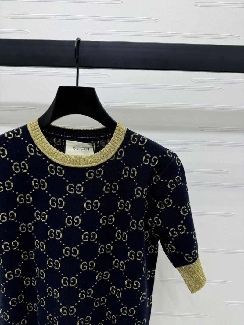 Gucci T-Shirts Sleek 124525