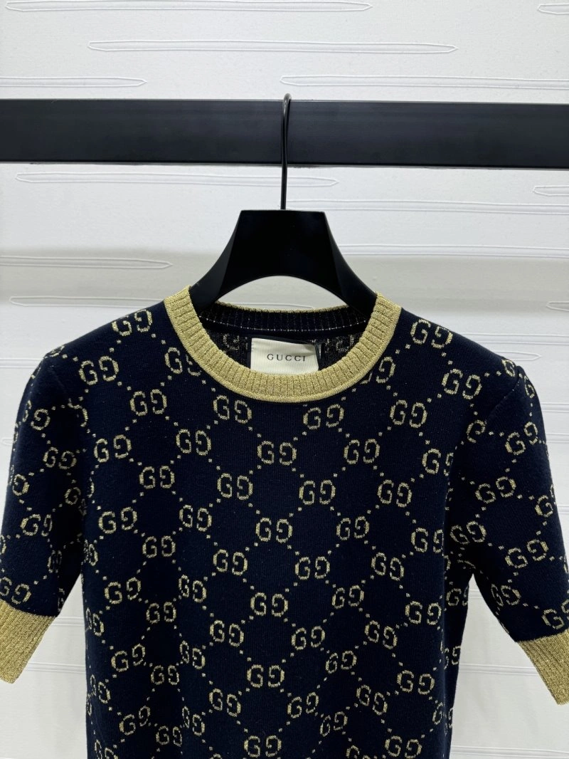 Gucci T-Shirts Sleek 124525