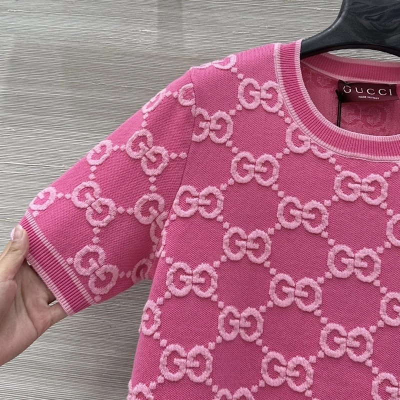 Seasonal Gucci T-Shirts 124528