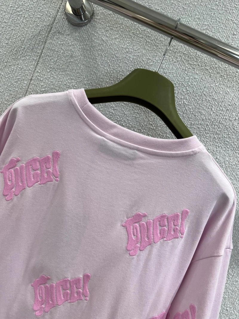 Seasonal Gucci T-Shirts 124906