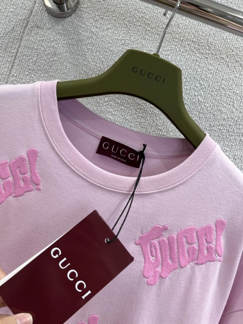 Seasonal Gucci T-Shirts 124906