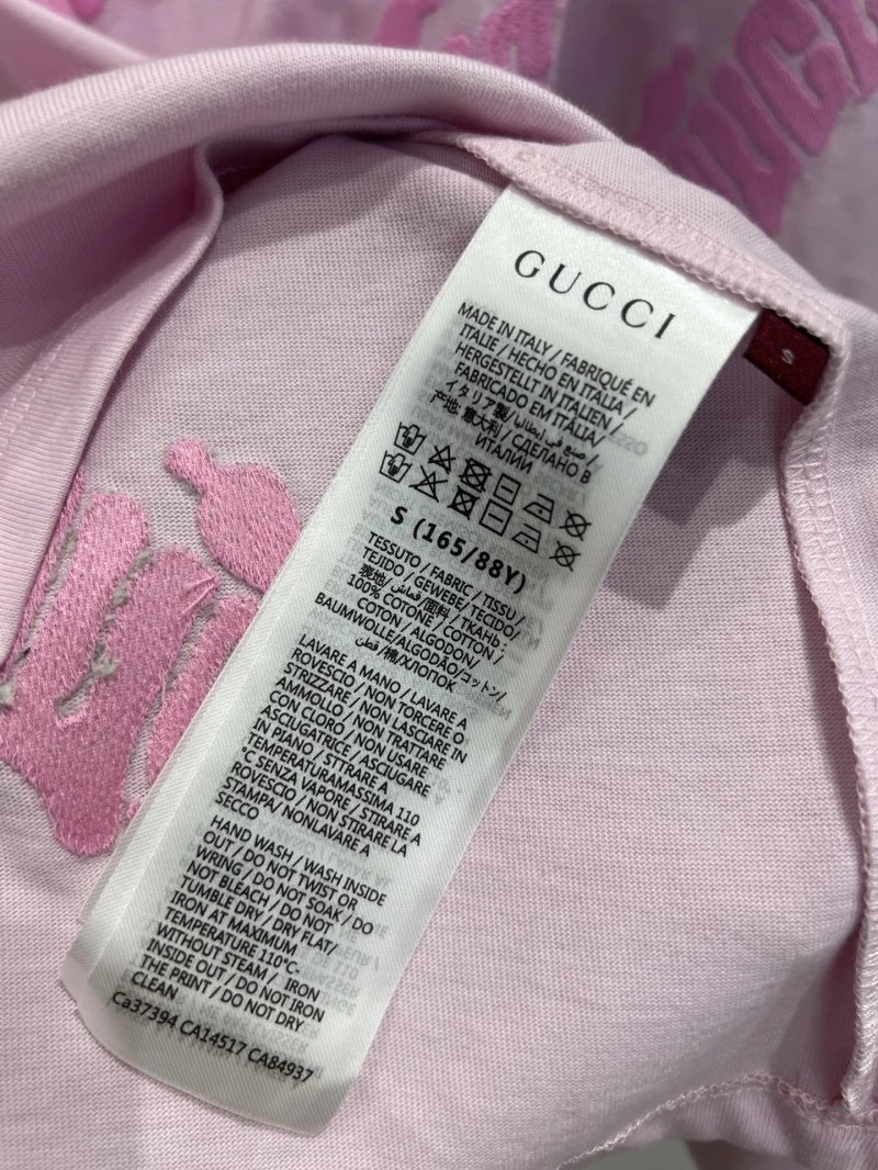 Seasonal Gucci T-Shirts 124906