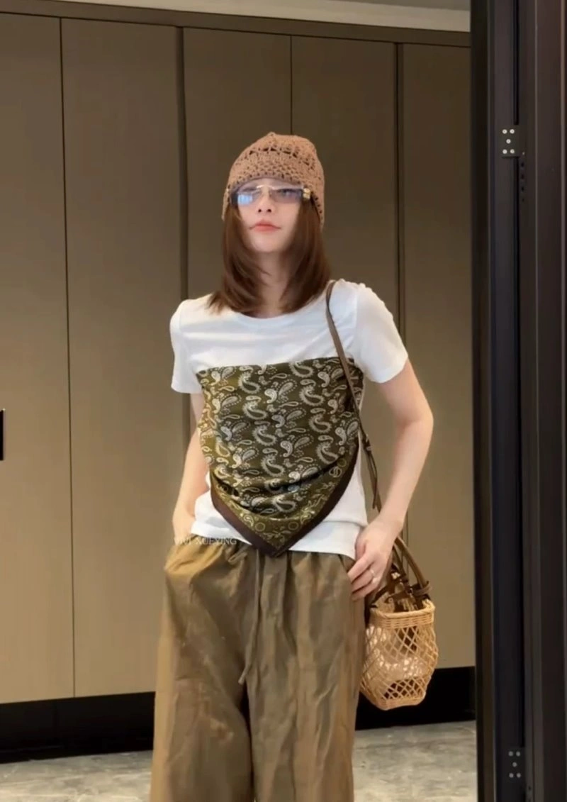 Gucci T-Shirts Refined 124892
