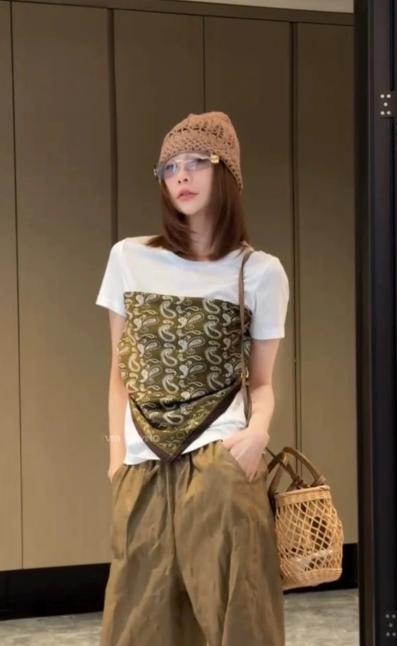 Gucci T-Shirts Refined 124892