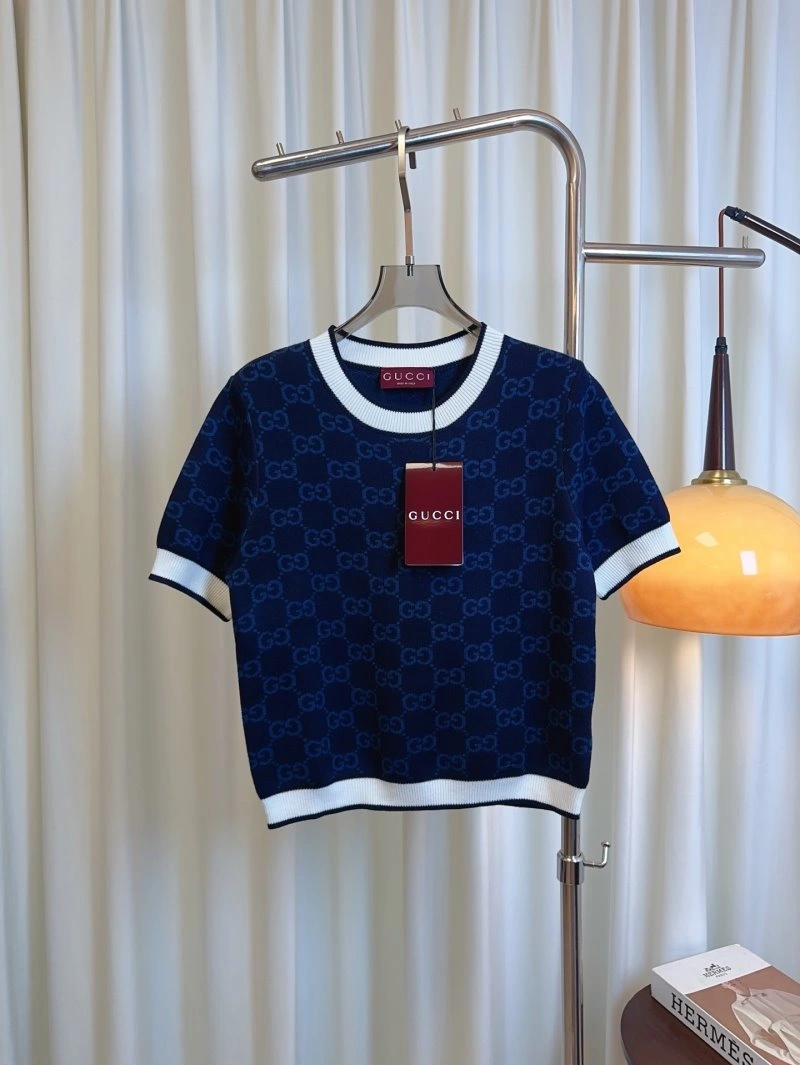 Sleek Gucci T-Shirts 124881