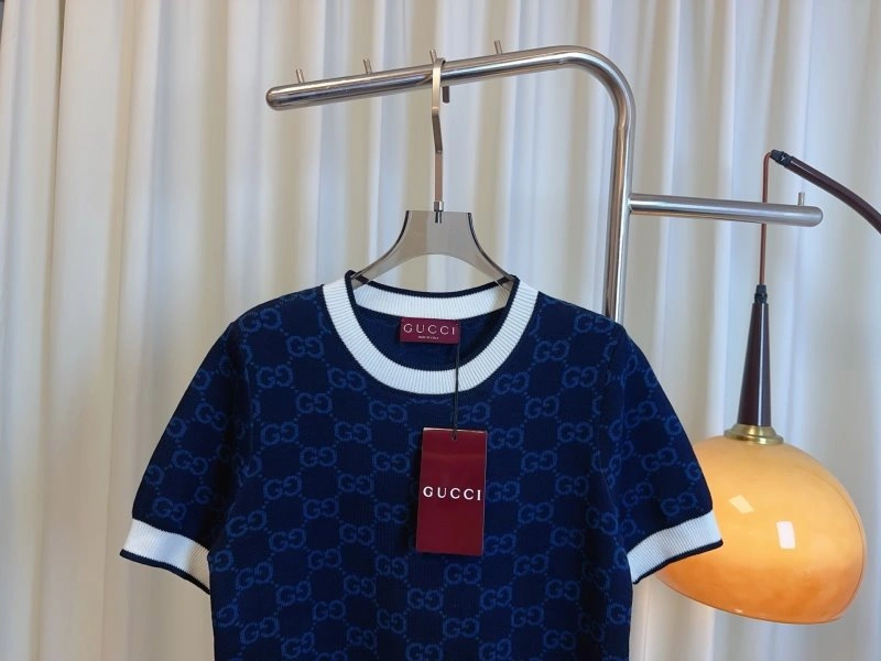 Sleek Gucci T-Shirts 124881