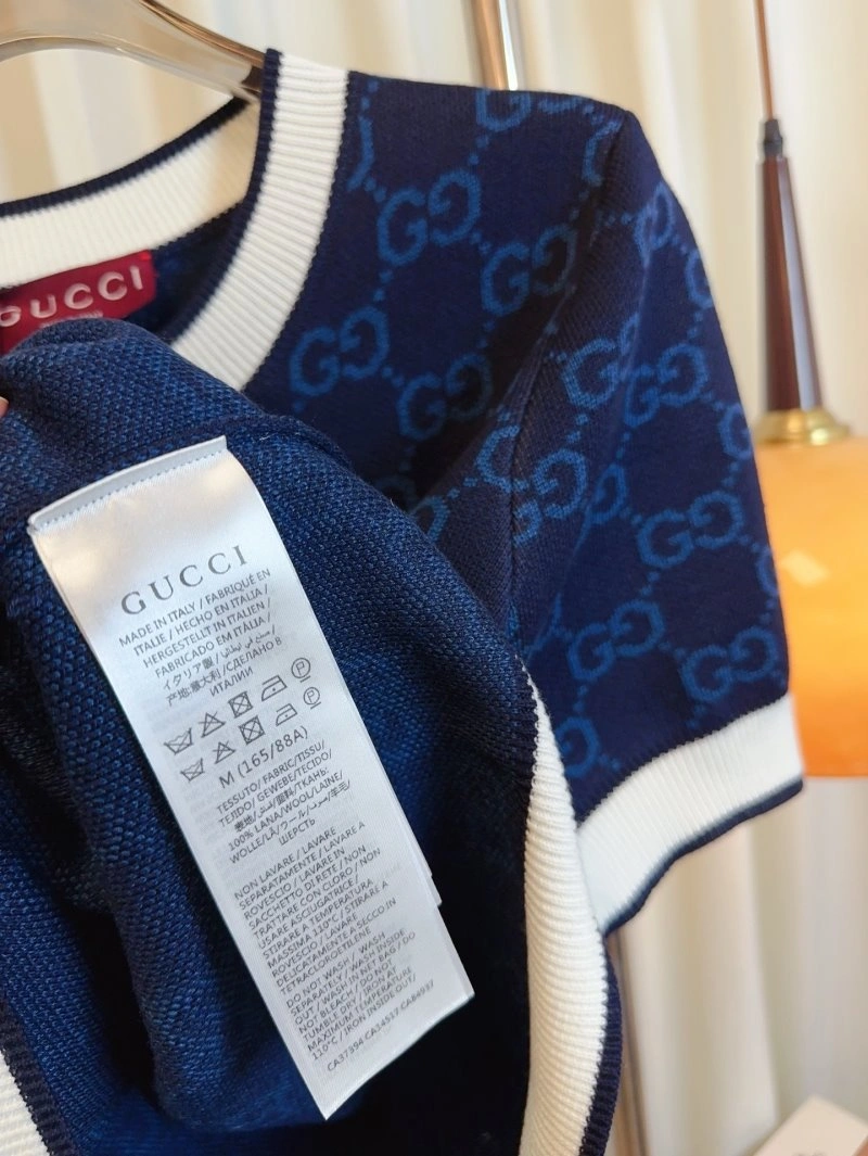 Sleek Gucci T-Shirts 124881