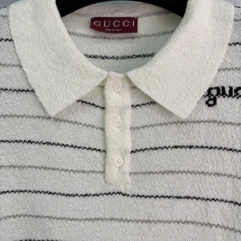 Unisex Gucci T-Shirts 124871