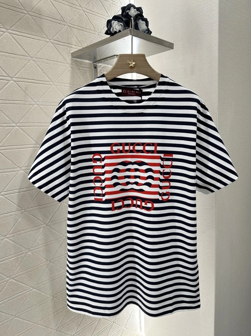 Gucci T-Shirts Youthful 124878