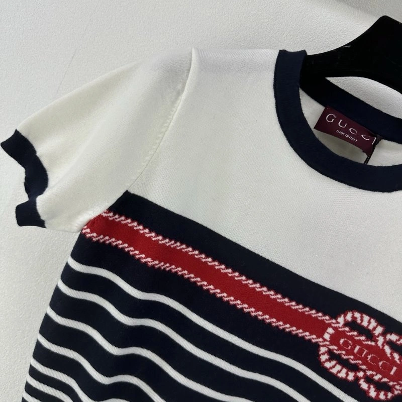 Gucci T-Shirts Versatile 124406