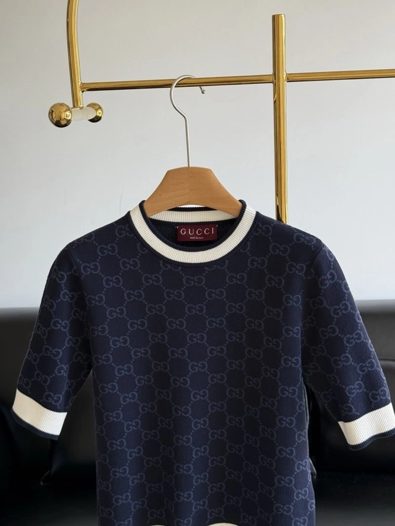 Tailored Gucci T-Shirts 124358