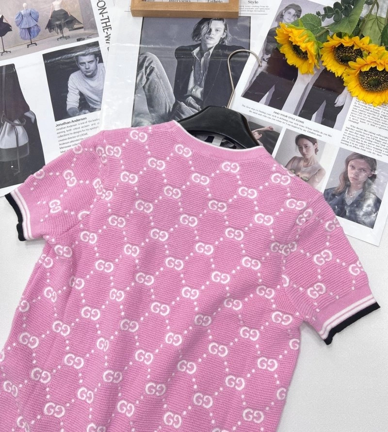 Elegant Gucci T-Shirts 124348