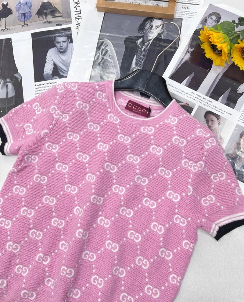 Elegant Gucci T-Shirts 124348
