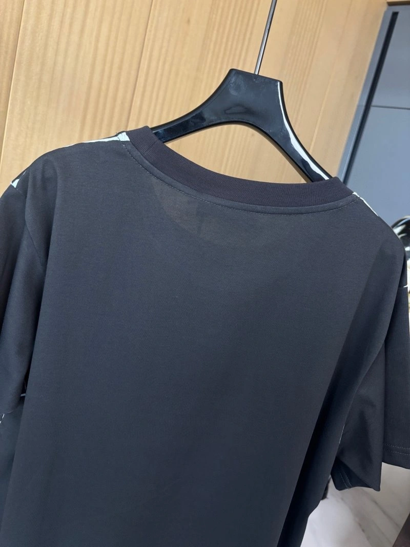 Neat Gucci T-Shirts 124314