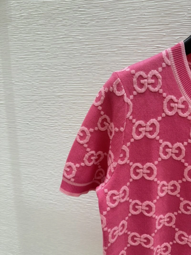 Bold Gucci T-Shirts 124302