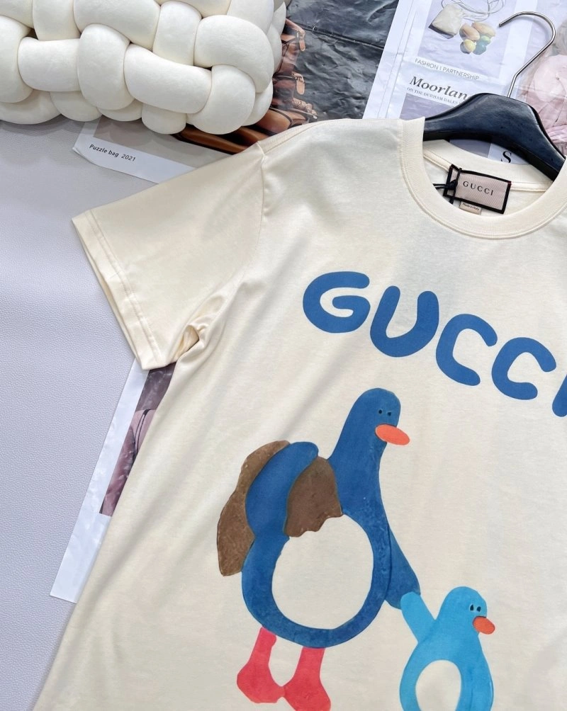 Gucci T-Shirts Stylish 124311