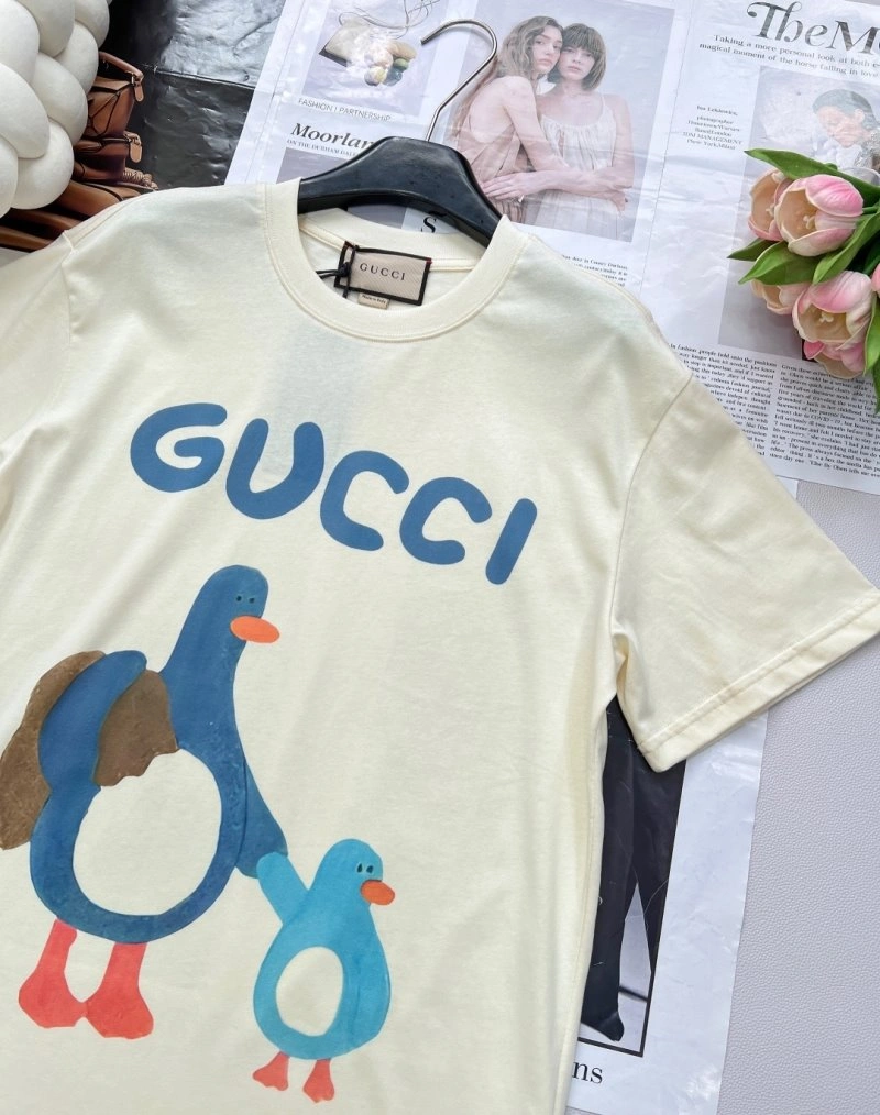 Gucci T-Shirts Stylish 124311