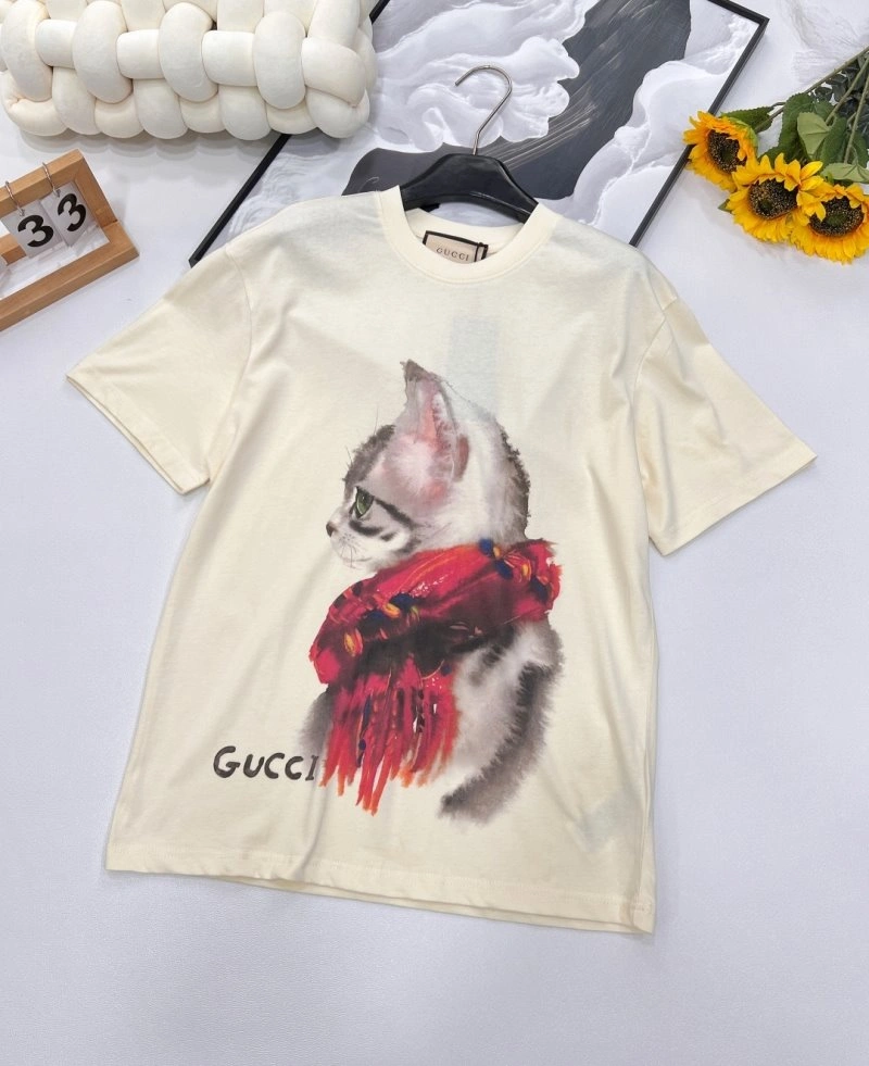 Gucci T-Shirts Soft 124255