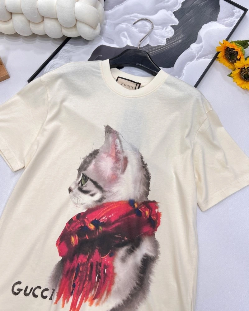 Gucci T-Shirts Soft 124255
