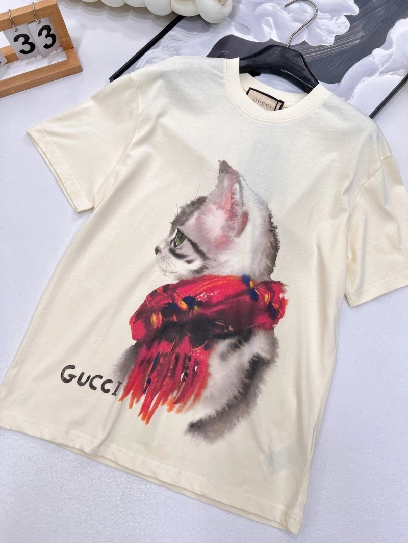 Gucci T-Shirts Soft 124255