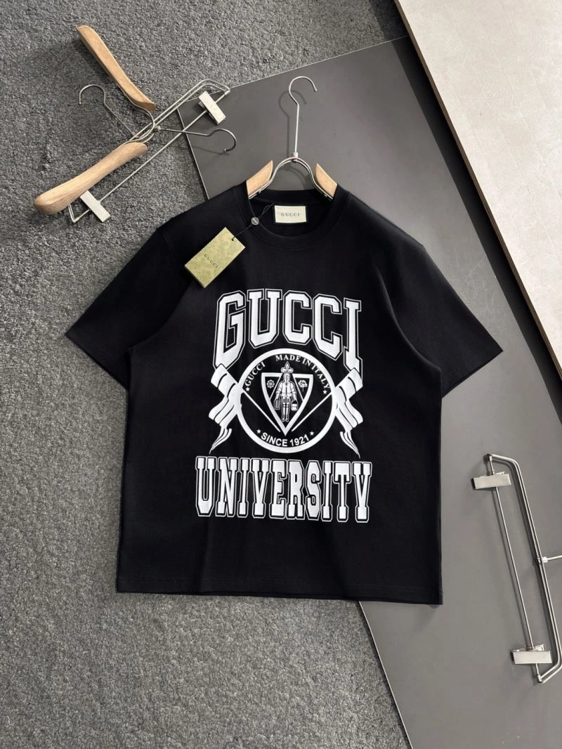 Sleek Gucci T-Shirts 127196