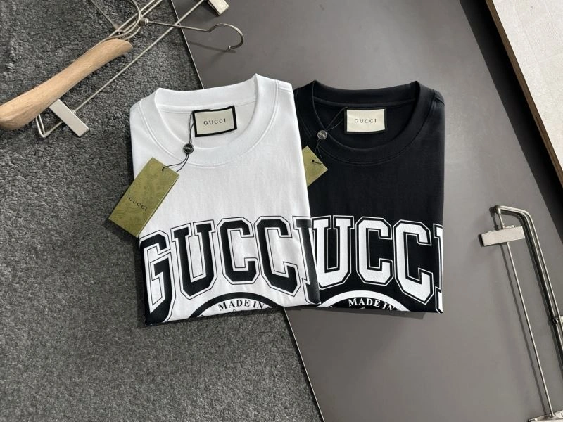 Sleek Gucci T-Shirts 127196