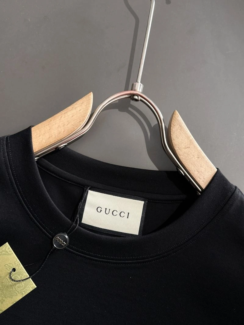 Sleek Gucci T-Shirts 127196