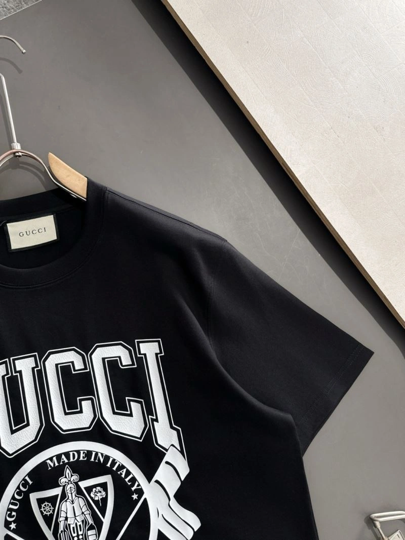 Sleek Gucci T-Shirts 127196